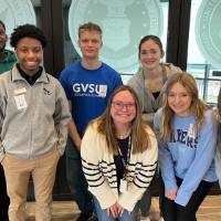 Thompson Scholars volunteer in community